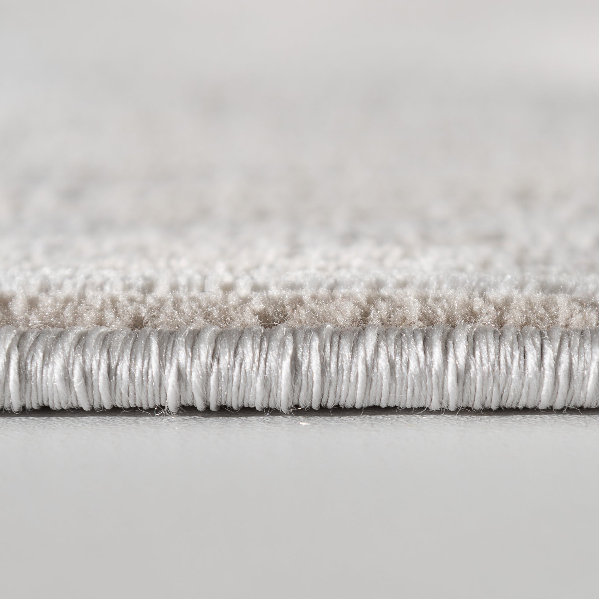 moderner-teppich-arya-6610-grau-pile