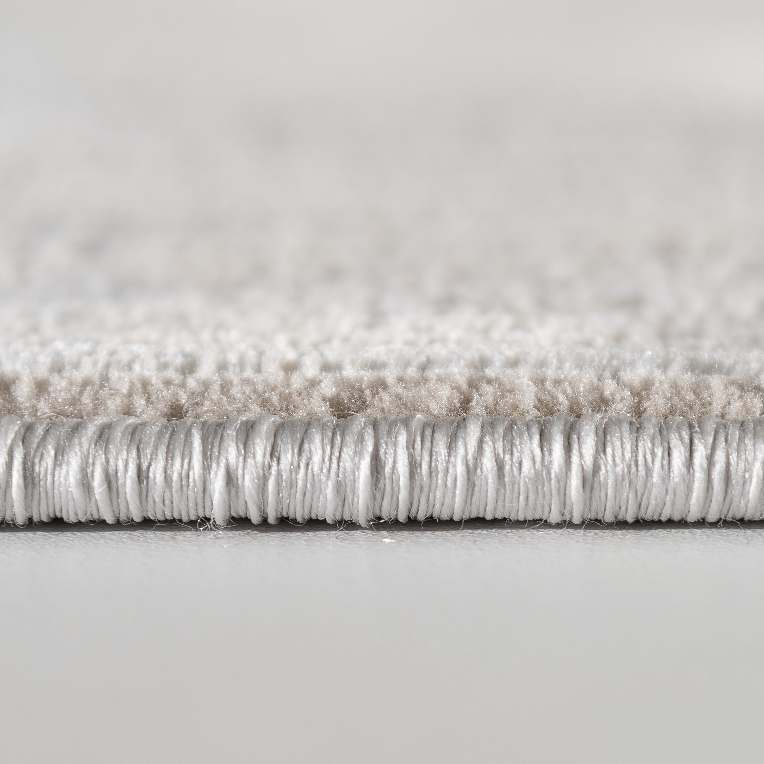 moderner-teppich-arya-6610-grau-pile
