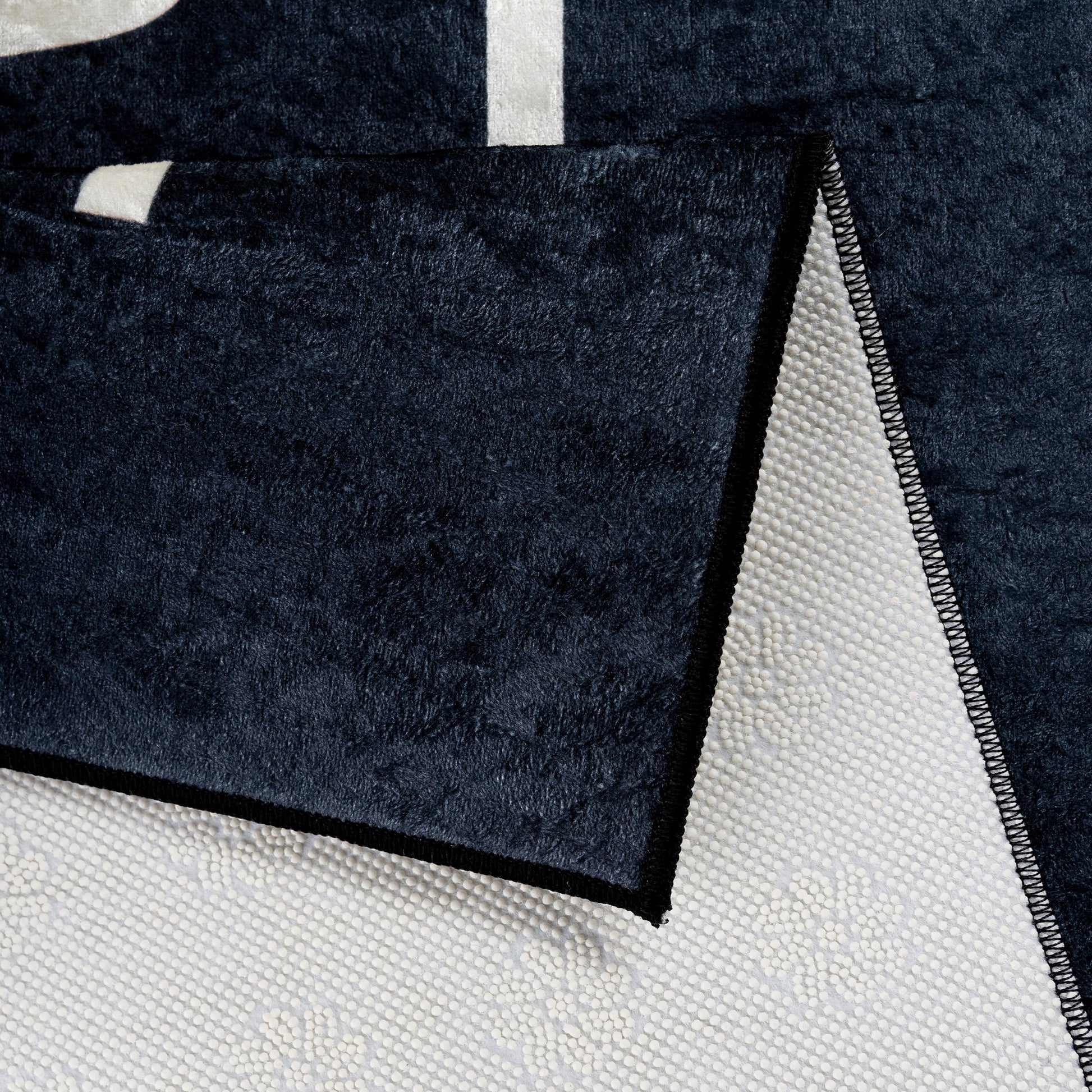 waschbarer-teppich-star-schwarz-weis-3040_detail